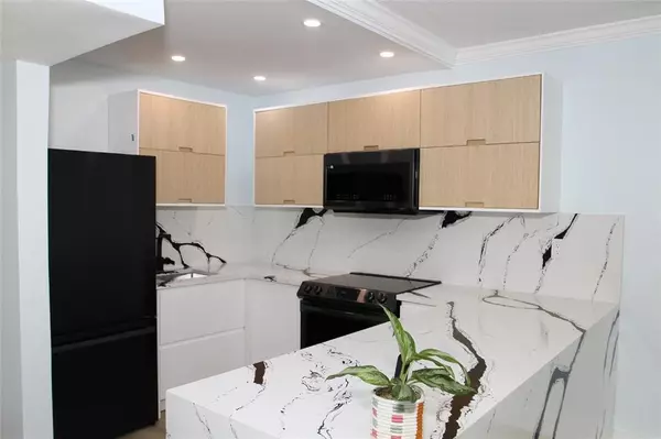 Pompano Beach, FL 33060,101 SE 6TH AV #5