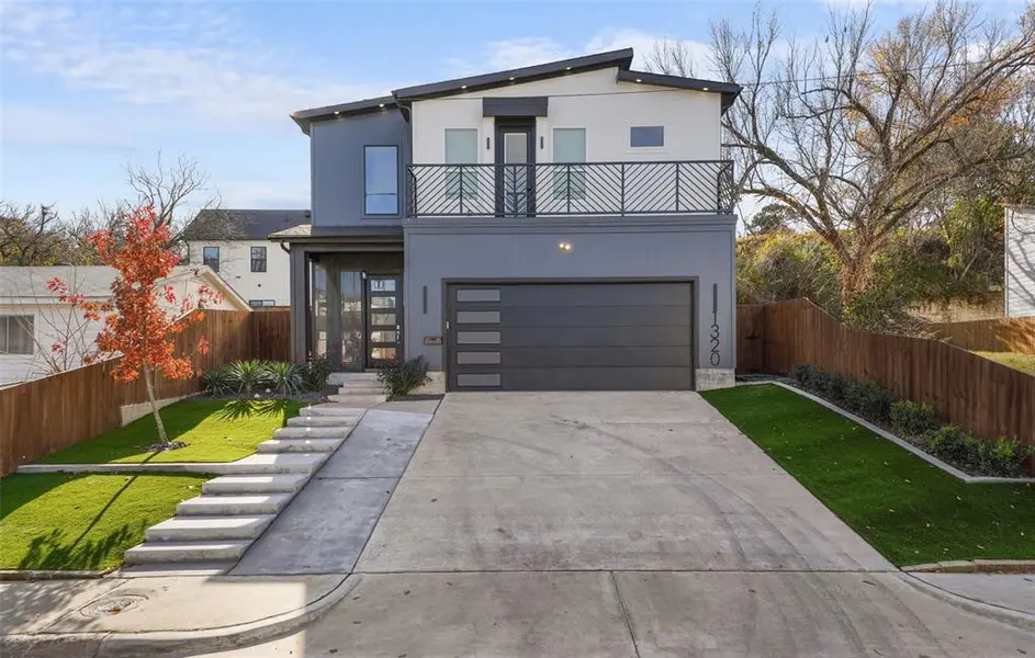 1320 Compton Street, Dallas, TX 75203