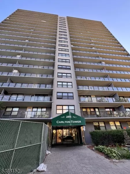 Passaic City, NJ 07055,285 Aycrigg Ave #19H