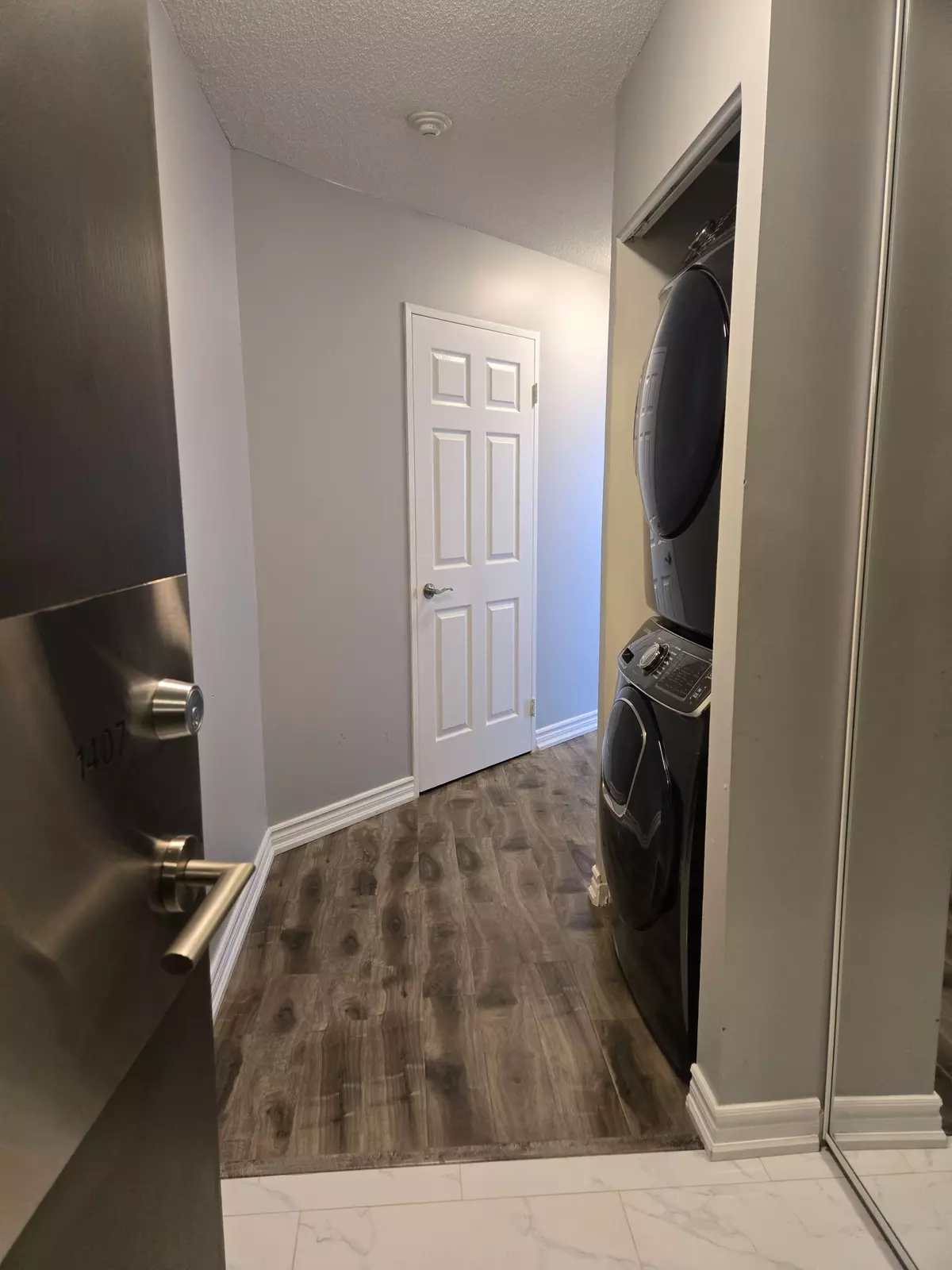 Toronto C14, ON M2N 6T3,35 Empress AVE #1407