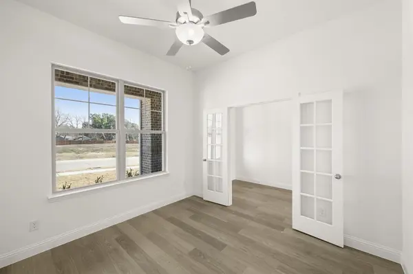 Desoto, TX 75115,966 Richard Pittmon Drive