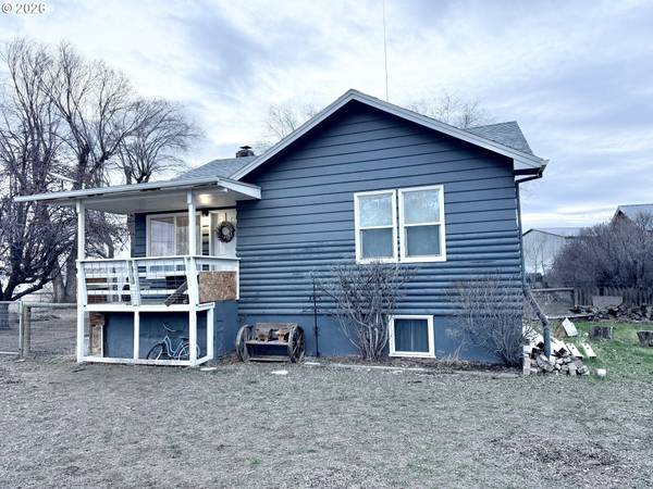 4308 NE COLLINS DR, Madras, OR 97741