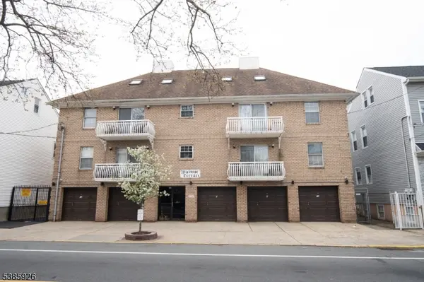 Newark City, NJ 07105,272-276 Walnut St #4B