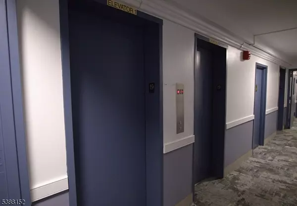 Passaic City, NJ 07055,285 Aycrigg Ave #19H