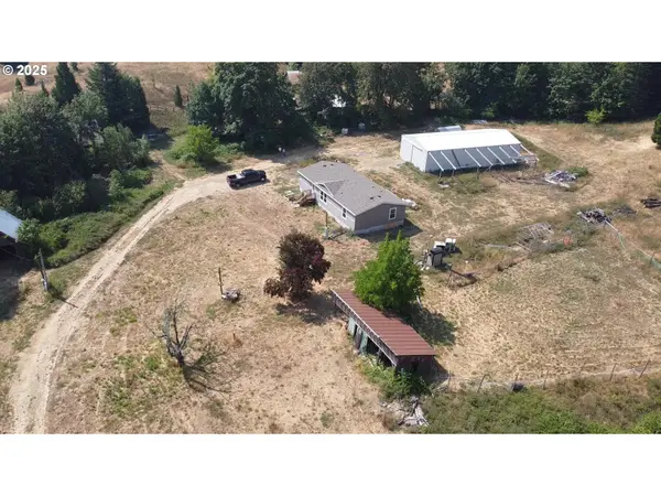 911 TUNNEL RD, Glendale, OR 97442