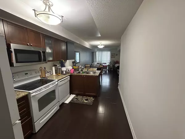 Toronto C01, ON M5G 2R2,761 Bay ST #404