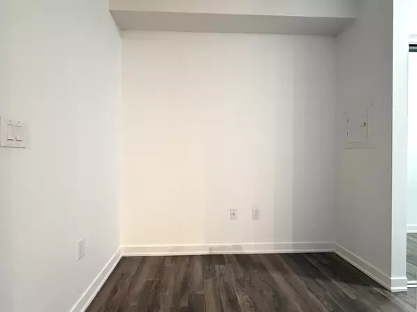 Toronto C01, ON M4Y 0E5,31 Phipps ST #R701