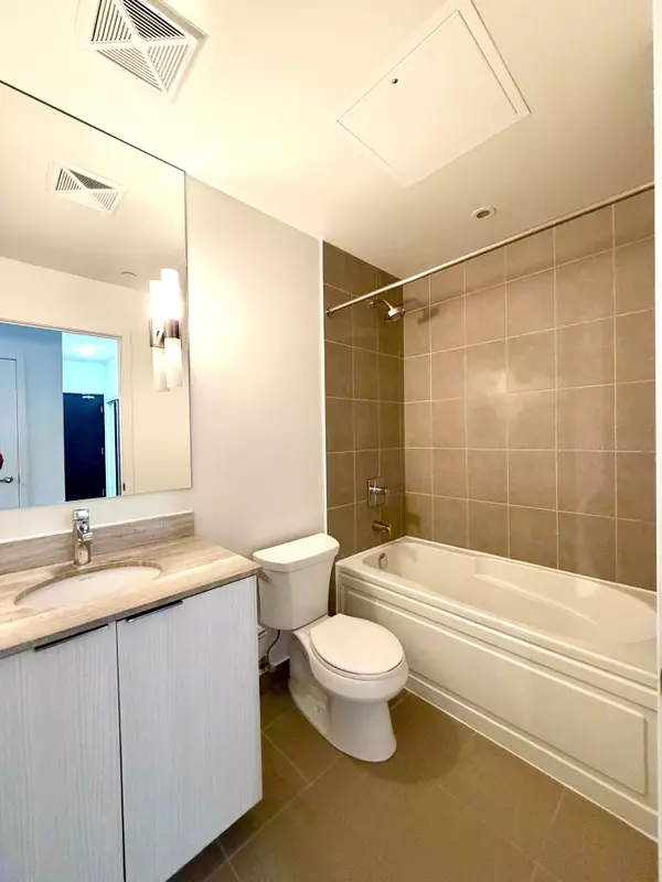 Toronto C01, ON M4Y 0E5,31 Phipps ST #R701