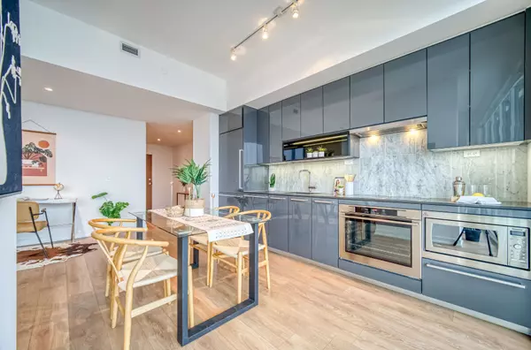 117 Mcmahon DR #3611, Toronto C15, ON M2K 0E4