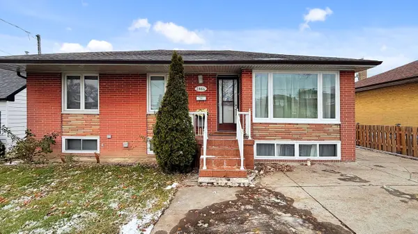 2864 Weston RD, Toronto W05, ON M9M 2S3