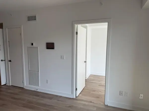 Burlington, ON L7R 0G9,370 MARTHA ST #1309