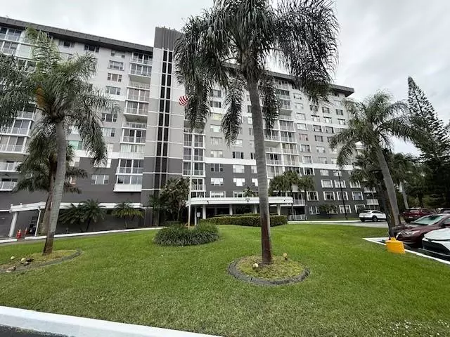 3850 Washington St #703, Hollywood, FL 33021