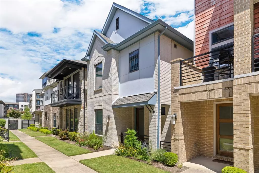 Dallas, TX 75231,8222 Milroy Lane