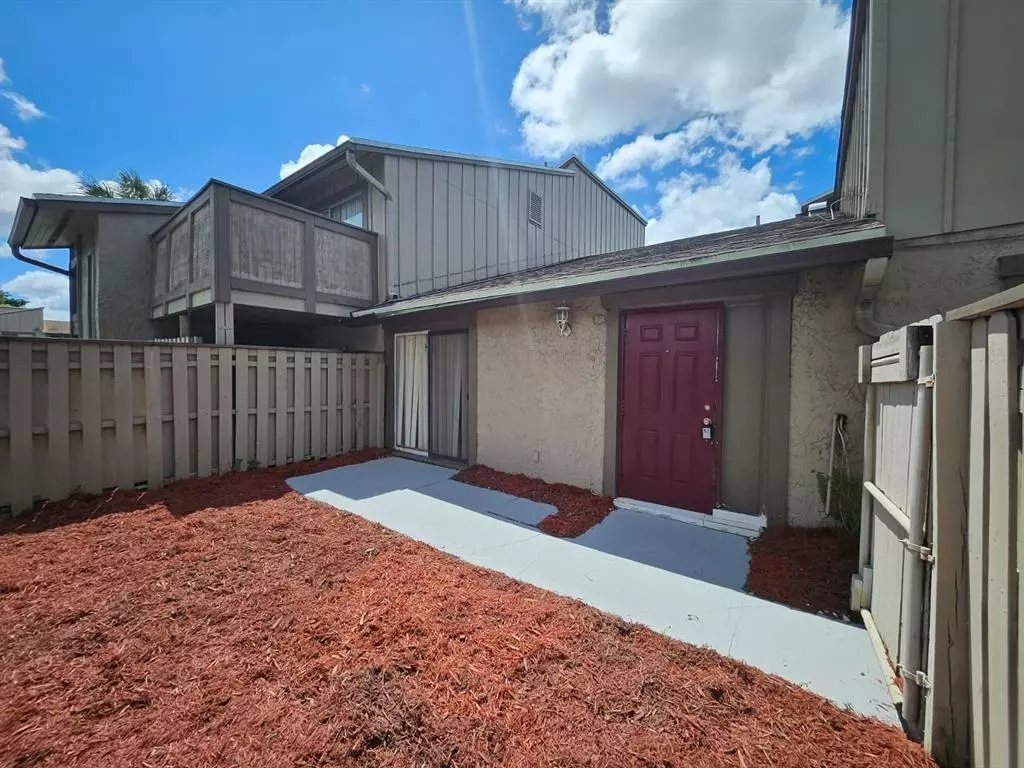 Lauderhill, FL 33313,2221 NW 59th Way #67-C