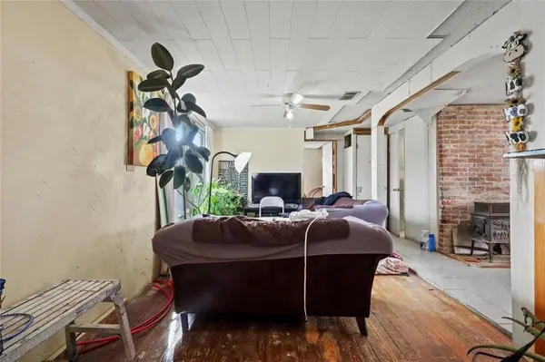 399 County Road 1452, Mount Pleasant, TX 75455