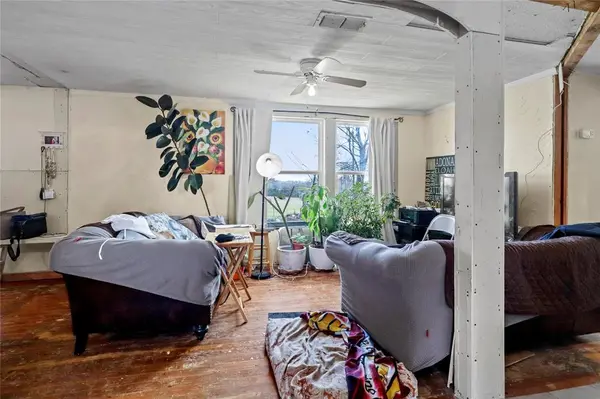 399 County Road 1452, Mount Pleasant, TX 75455