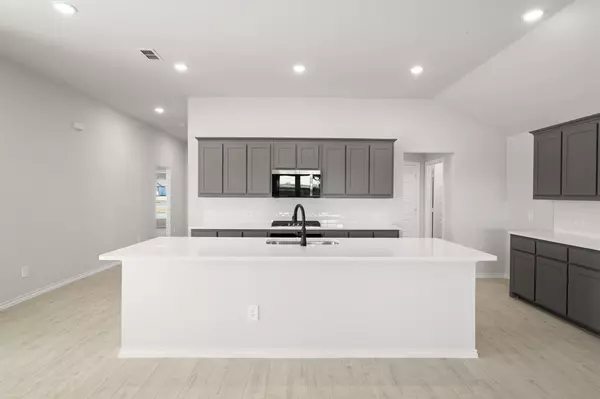 Azle, TX 76020,500 Pebble Circle