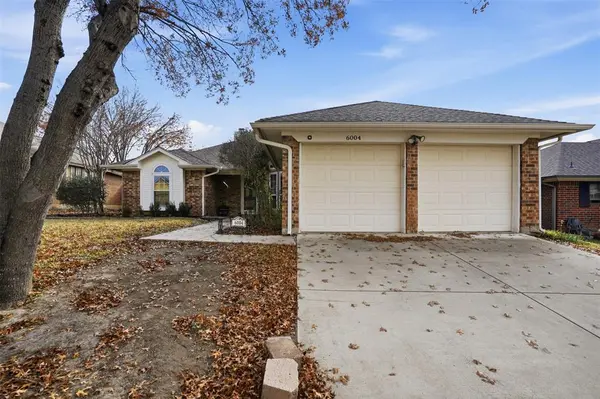 6004 Sundown Drive,  Watauga,  TX 76148