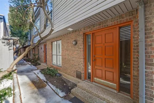 Dallas, TX 75219,4411 Gilbert Avenue #2