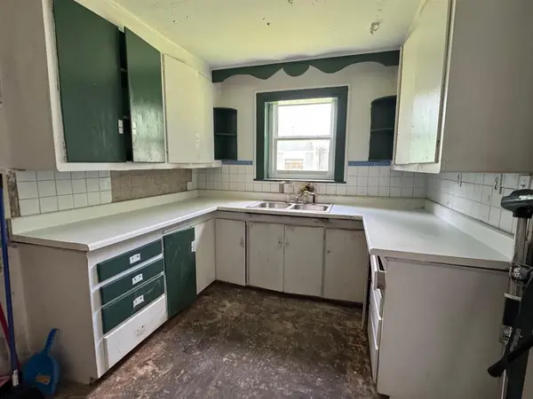 Paris, TX 75460,401 Pine Bluff Street