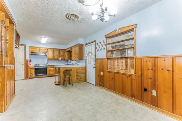 Lacy Lakeview, TX 76705,610 N Joyce Street