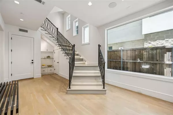 Dallas, TX 75204,2210 Boll Street