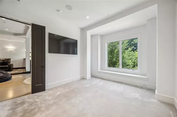 Dallas, TX 75204,2210 Boll Street