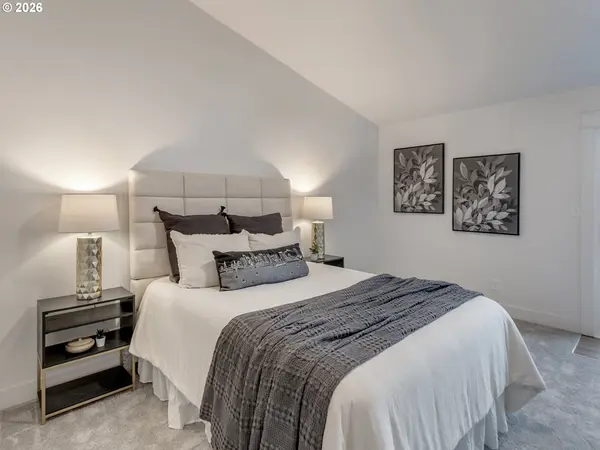 1634 NE 74TH AVE, Portland, OR 97213