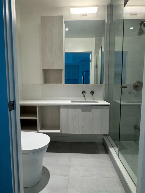 Toronto C10, ON M4P 1V7,110 Broadway AVE #2406S