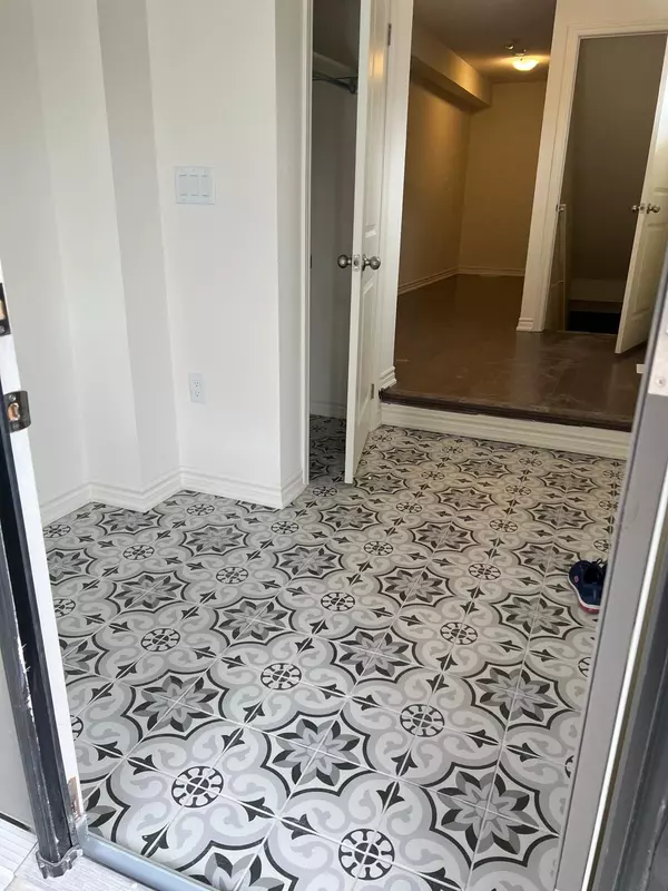 Ajax, ON L1S 0H3,1 Broylio LN