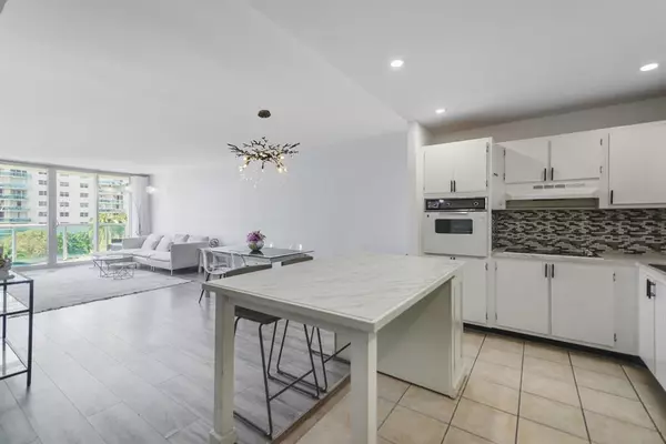 Sunny Isles Beach, FL 33160,19380 Collins Ave #501