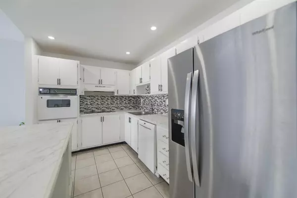 Sunny Isles Beach, FL 33160,19380 Collins Ave #501