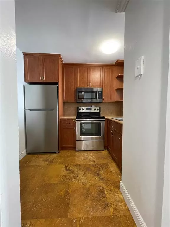 Miami, FL 33169,492 NW 165th Street Rd