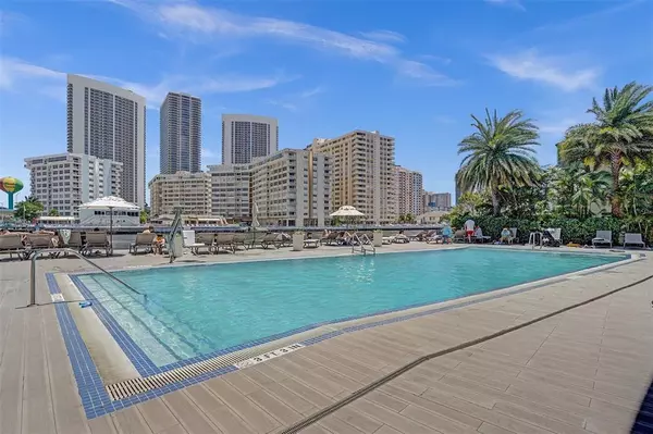 Hallandale Beach, FL 33009