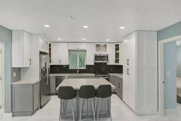 Oakland Park, FL 33334,1580 NE 34th St