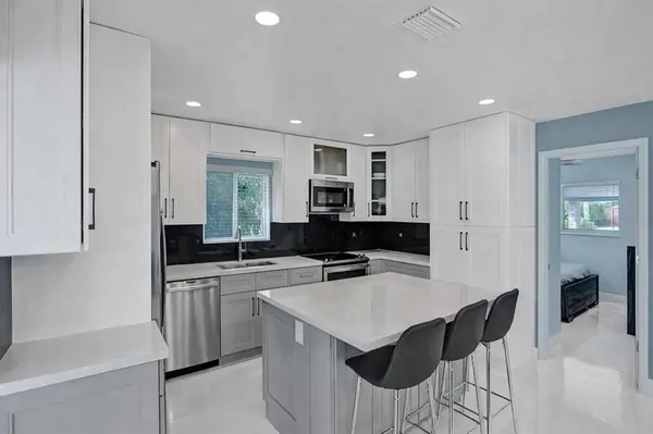 Oakland Park, FL 33334,1580 NE 34th St