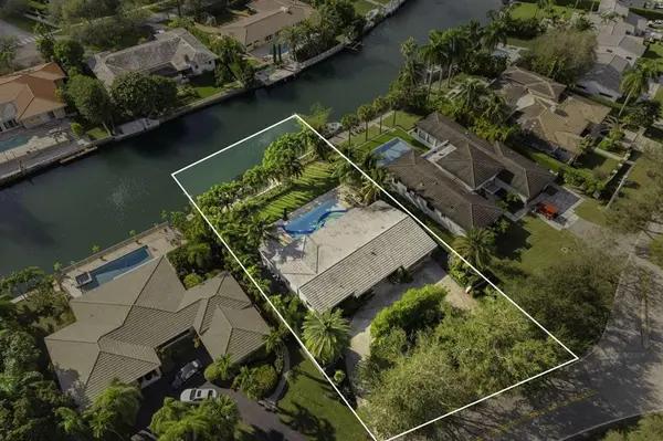 4950 Riviera Dr, Coral Gables, FL 33146