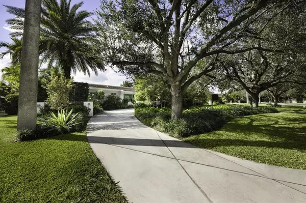 Coral Gables, FL 33146,4950 Riviera Dr