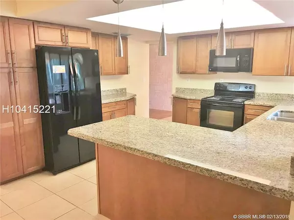 Plantation, FL 33324,10402 NW 6th St