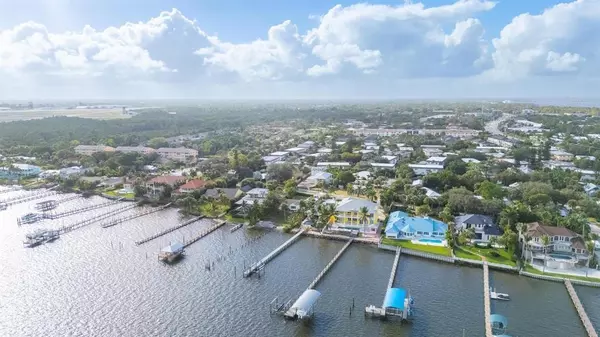 Stuart, FL 34996,2950 SE Ocean Blvd #1-5