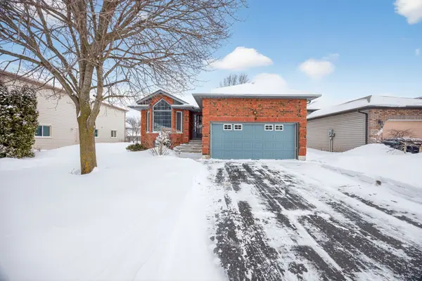 9 Riverdale DR, Wasaga Beach, ON L9Z 1E9