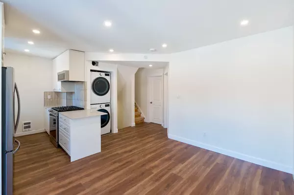 Toronto W01, ON M6R 1E6,57 Marion ST #Unit 1