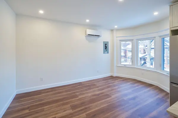 Toronto W01, ON M6R 1E6,57 Marion ST #Unit 1