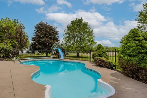 Haldimand, ON N3W 1G3,331 Lanark ST