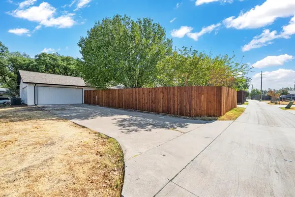 Carrollton, TX 75007,2038 Ash Hill Road