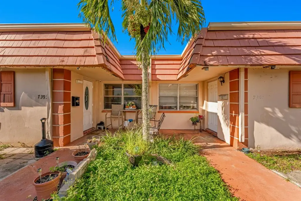 Tamarac, FL 33321,7391 NW 76th St