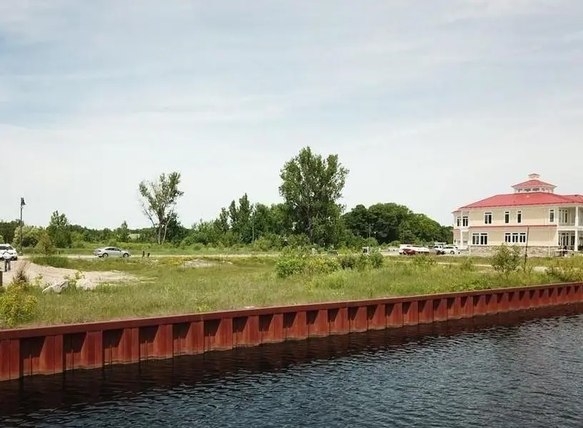 19 Dock LN, Tay, ON L0K 1R0