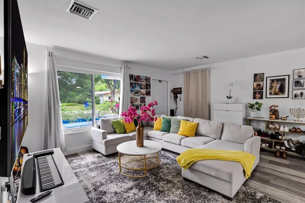 Hollywood, FL 33023,315 S 57th Ave