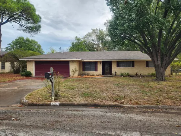 2821 Mccarley Drive, Commerce, TX 75428