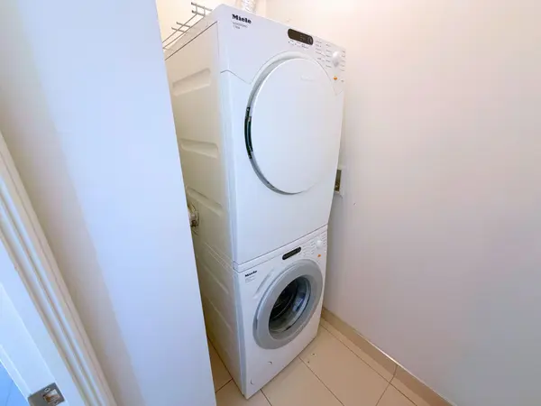 65 St. Mary ST #LPH02, Toronto C01, ON M5S 0A6